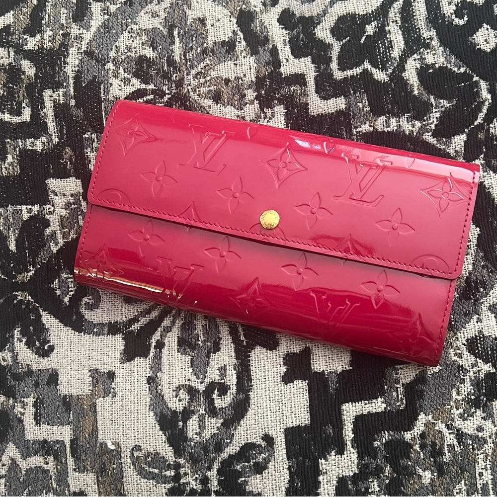 Louis Vuitton | Limited Edition Indian Rose Monogram Vernis Sarah Wallet